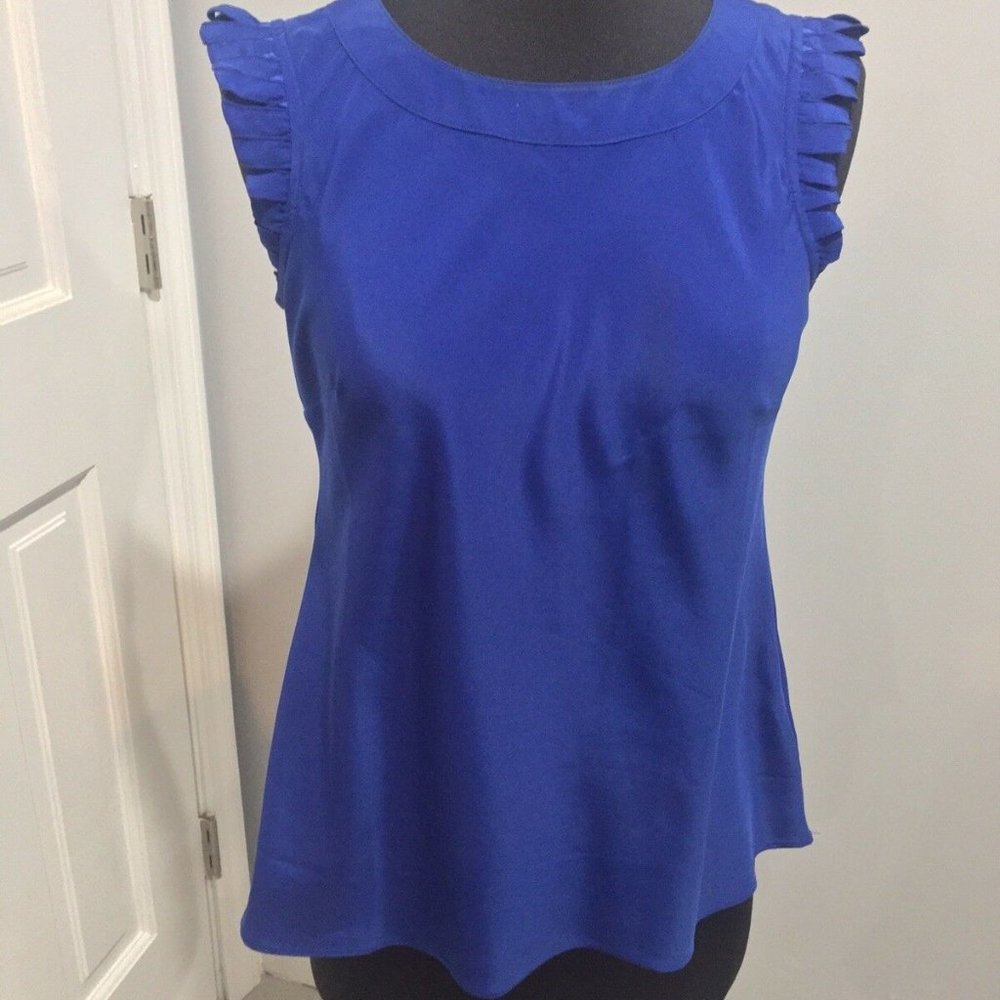 Banana Republic Sleeveless Blue XS Silky Buttons